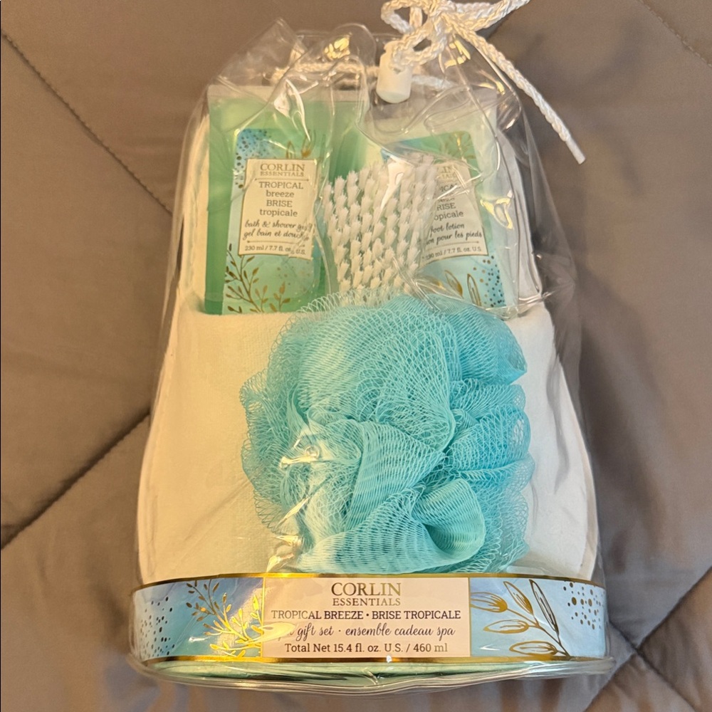 Colton Essentials Tropical Breeze Bath Set - Aqua and White